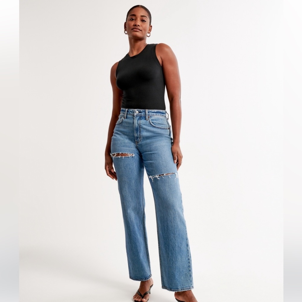 Abercrombie & Fitch Curve Love High Rise 90s Relaxed Jean